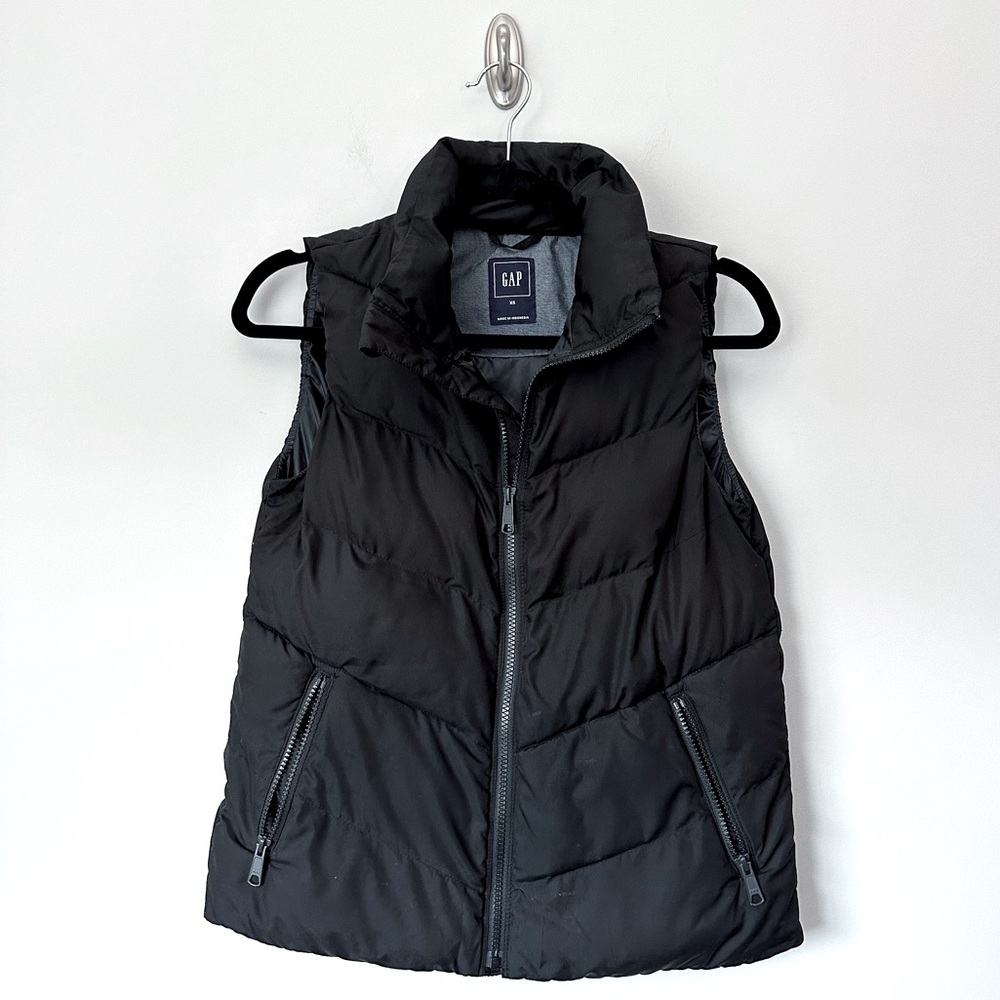 Gap Black Sleeveless Puffer Vest